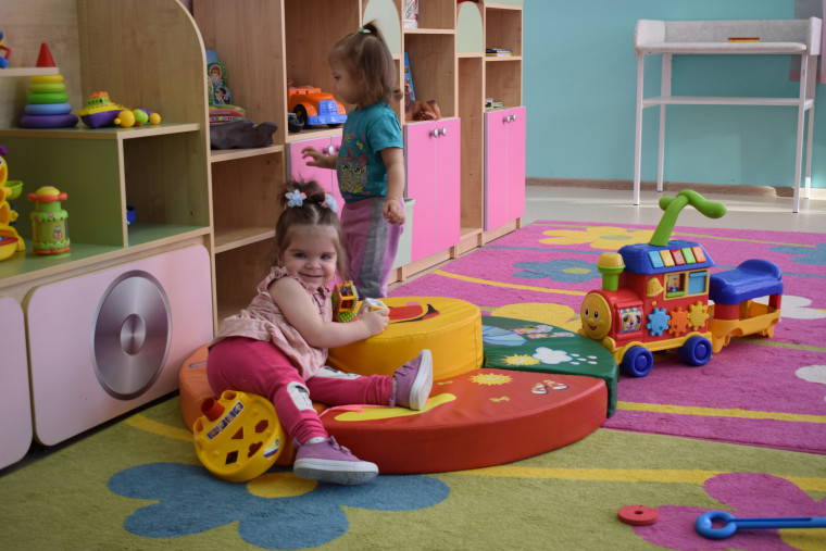 В детских садах областного центра продолжается реализация проекта яслей для малышей раннего возраста.