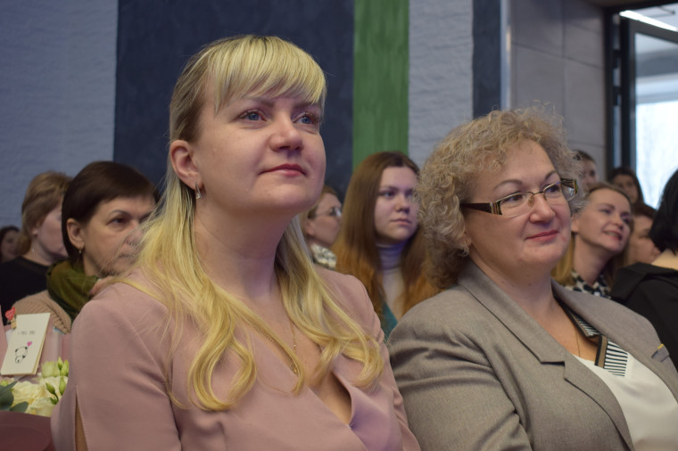 В Иванове чествовали молодых учителей и воспитателей - победителей городского конкурса «Педагогический дебют».