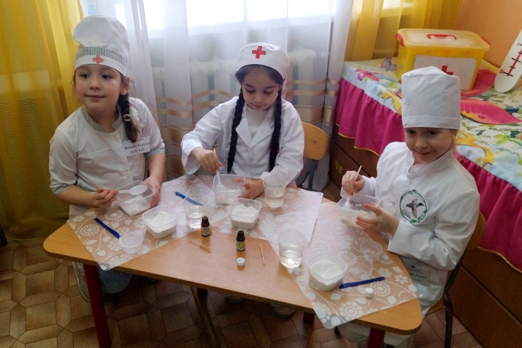В детских садах областного центра завершился конкурс «Моя будущая профессия».