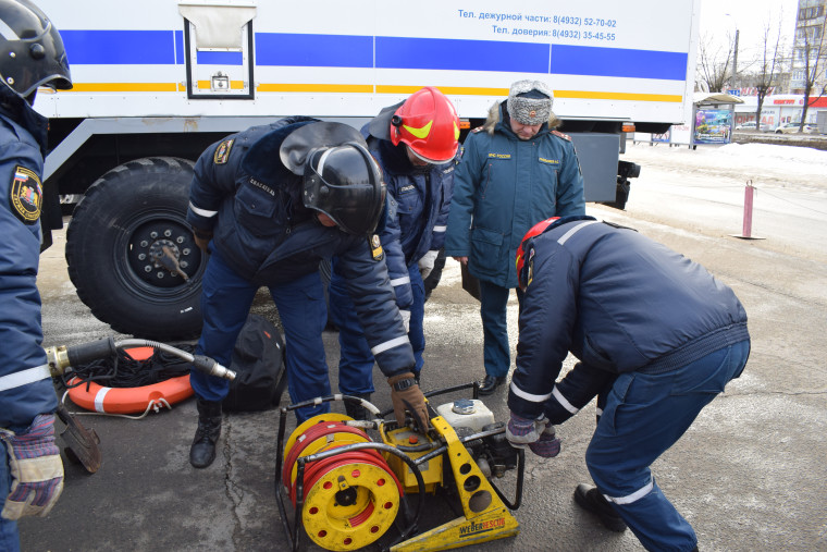 В Иванове прошел смотр аварийно-спасательной техники.
