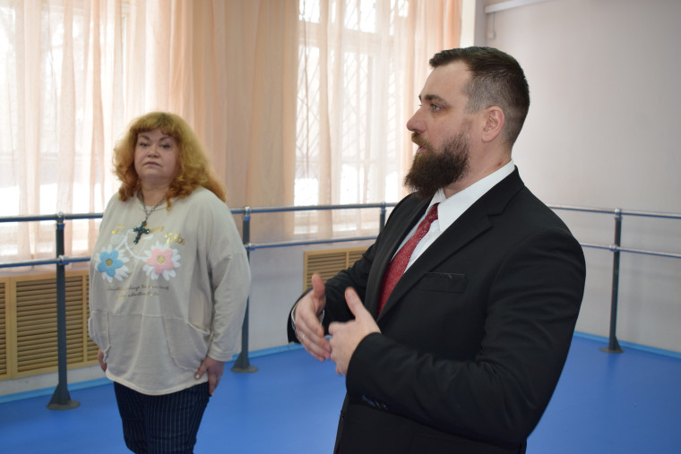 Владимир Шарыпов посетил Школу долголетия «Золотая осень».