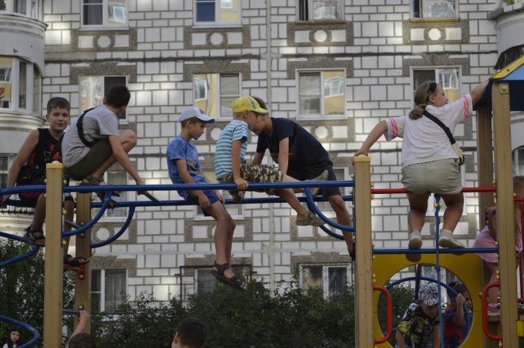 На улице Лежневской открыли новую детскую игровую площадку «Территория детства».