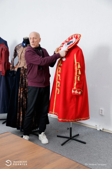 Ивановские ученые восстановили платье Екатерины II.