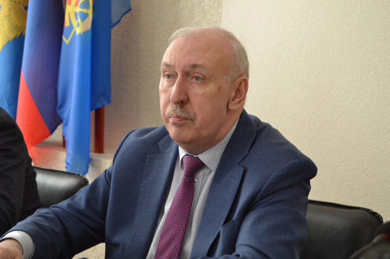 В мэрии прошло заседание территориальной трехсторонней комиссии по регулированию социально-трудовых отношений.