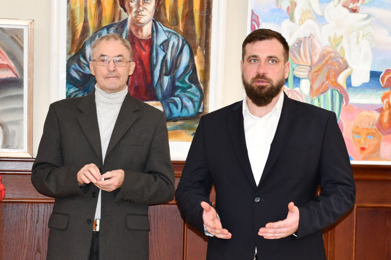 В Иванове открылась персональная выставка художника Владимира Котина «От Донбасса до Сахалина».