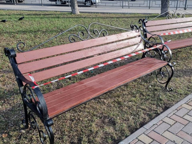 В Иванове приводят в порядок скамейки и урны.