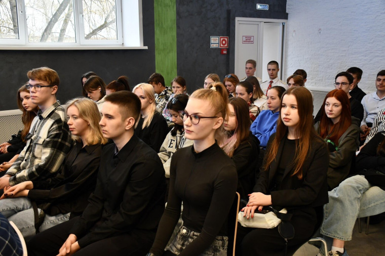 В центре «Притяжение» прошло расширенное заседание областного родительского совета на тему «Иваново - город трудовой доблести».