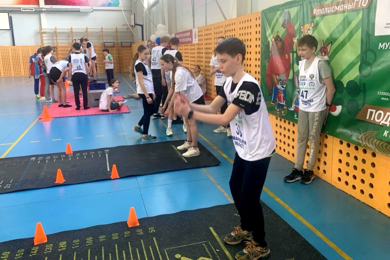 В областном центре проходит Летний фестиваль Всероссийского физкультурно-спортивного комплекса ГТО среди школьников.