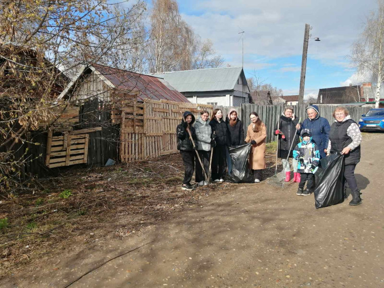 ТОСы города Иванова продолжают проводить субботники на своих территориях.