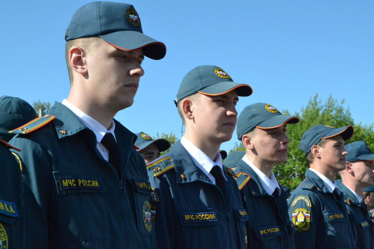 В День знаний учащиеся ИПСА ГПС МЧС России приняли Присягу.