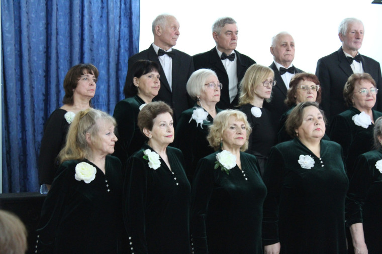 Хор ветеранов Центра культуры и отдыха выступил с концертом в Ивановском педагогическом колледже.
