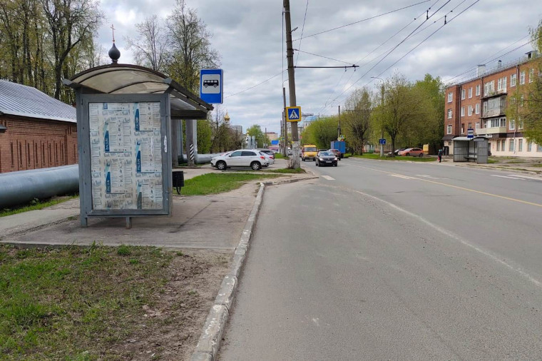 В Иванове начали очищать остановочные павильоны от несанкционированных информационных материалов.