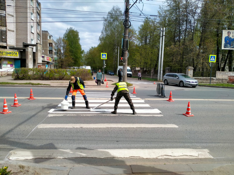 В Иванове ведутся работы по обновлению разметки пешеходных переходов.