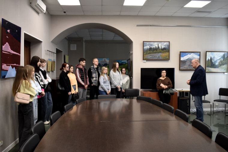 Ивановский дом национальностей продолжает активную работу, направленную на профилактику экстремизма, терроризма и ксенофобии в молодежной среде.