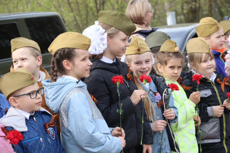 В Иванове отметили 79 лет со дня образования 98-й гвардейской воздушно-десантной дивизии.