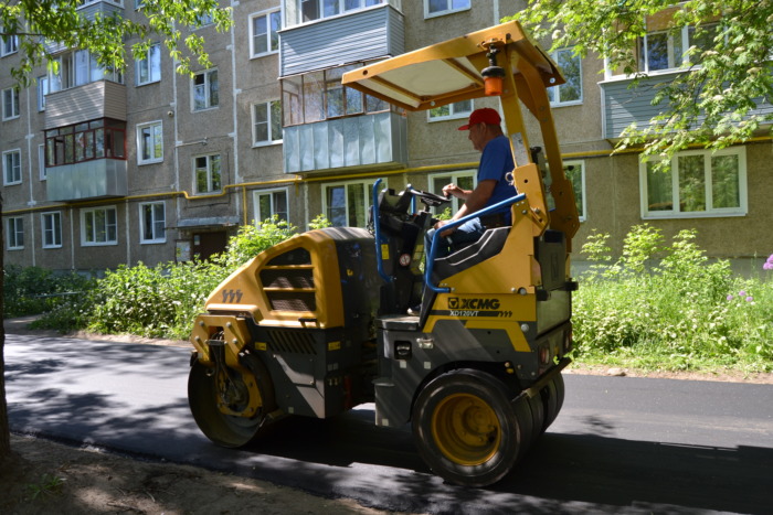 Завершается ремонт двора дома №68 на проспекте Строителей.