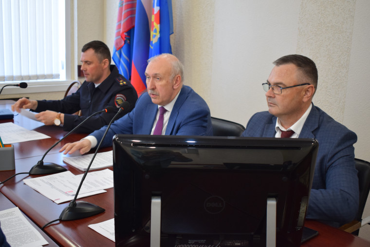 В мэрии прошло очередное заседание муниципальной антинаркотической комиссии.