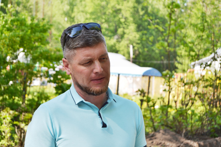 В парке им. Революции 1905 года продолжается благоустройство центральной аллеи.