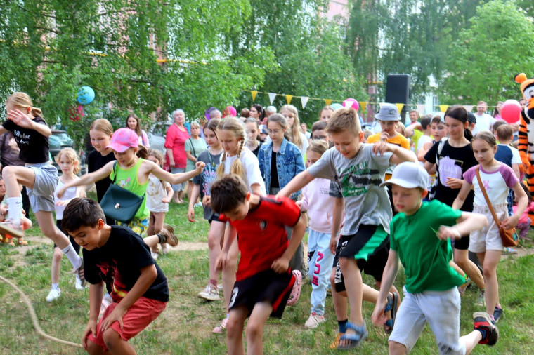 Ивановцы отметили Международный день соседей.