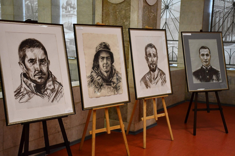 В Иванове открылась выставка портретов «Мой Герой», посвященная участникам СВО.