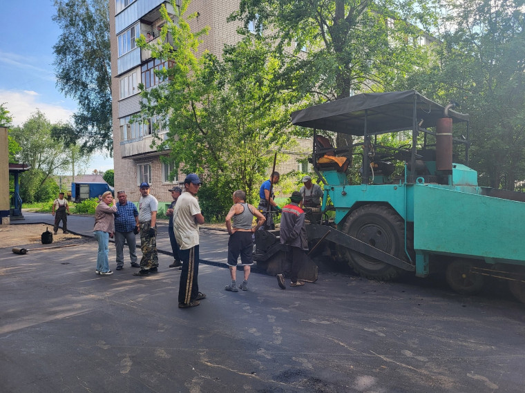 В Иванове продолжается ремонт дворов.
