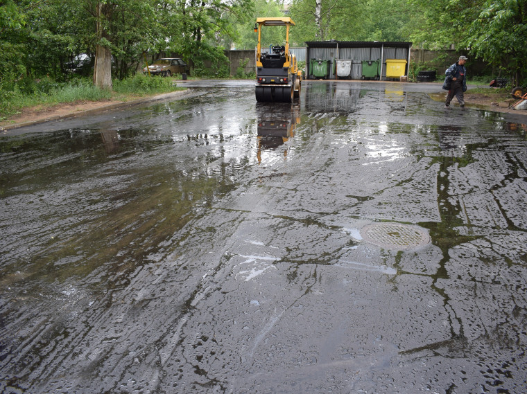 В Иванове продолжается ремонт дворов.