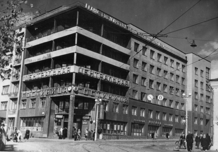 Продолжается реставрация здания бывшей гостиницы «Центральная».