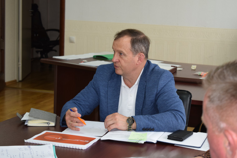 Александр Шаботинский обсудил с энергетиками подготовку к зиме.