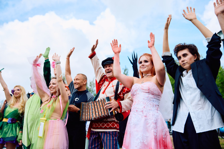 На набережной Уводи в Иванове прошёл третий молодежный фестиваль современных искусств «Прожектор».