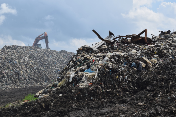 Александр Шаботинский создал штаб по ликвидации горения на полигоне ТБО «Залесье».