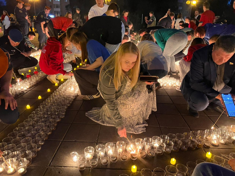 В память о защитниках Родины в Иванове зажгли тысячи свечей.