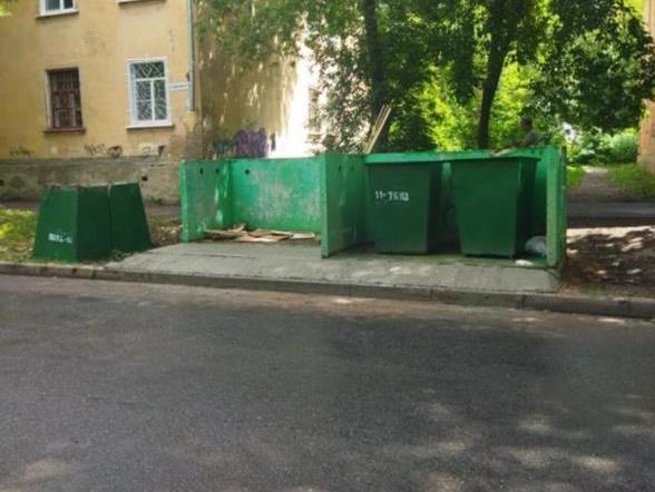 На улице Шувандиной установлена новая контейнерная площадка.