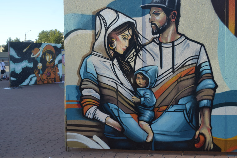 В областном центре состоялся стрит-арт фестиваль «Полотно».