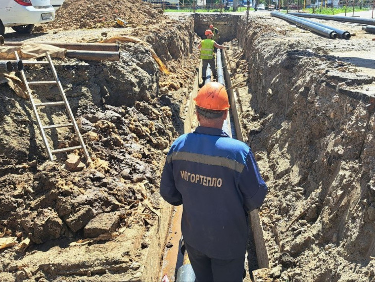 АО «Ивгортеплоэнерго» ведет капитальный ремонт участок теплосети на пересечении проспекта Текстильщиков и улицы Маршала Василевского.