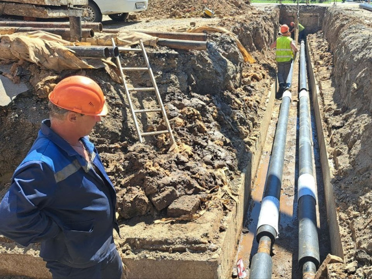 АО «Ивгортеплоэнерго» ведет капитальный ремонт участок теплосети на пересечении проспекта Текстильщиков и улицы Маршала Василевского.