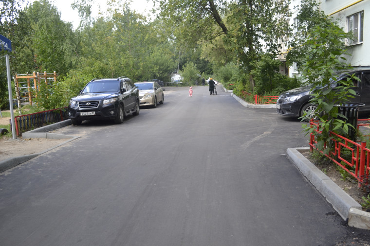 «ЗаМЕЧТАтельный двор» на ул. Черниковых получил безопасную дорогу.