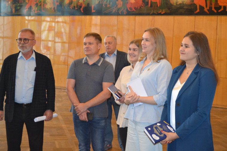 Владимир Шарыпов побывал с рабочим визитом в городском ЦКиО.