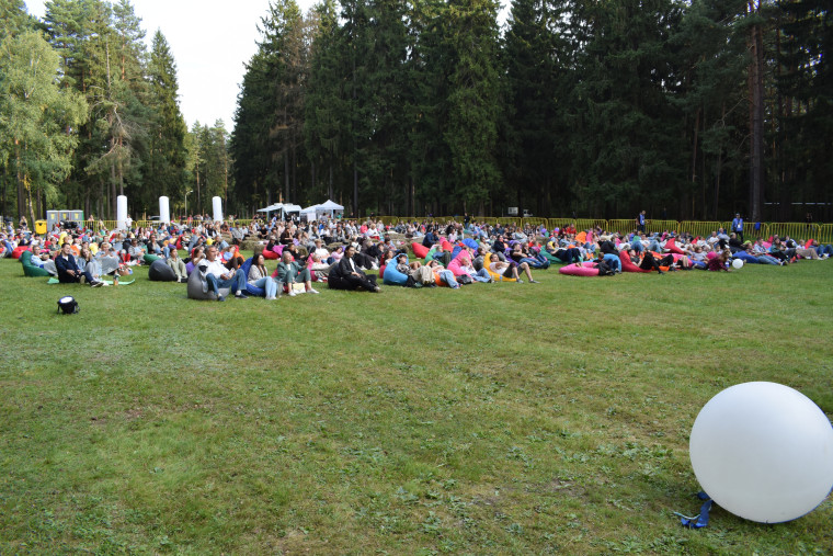 Около 3 тысяч ивановцев побывали на открытых кинопоказах фестиваля уличного кино.