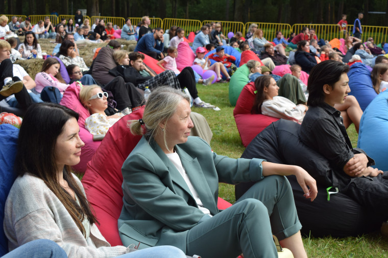 Около 3 тысяч ивановцев побывали на открытых кинопоказах фестиваля уличного кино.