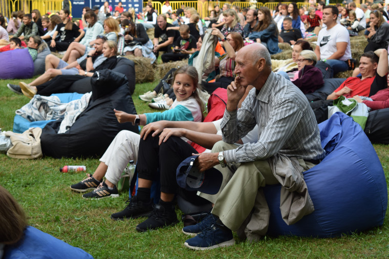 Около 3 тысяч ивановцев побывали на открытых кинопоказах фестиваля уличного кино.