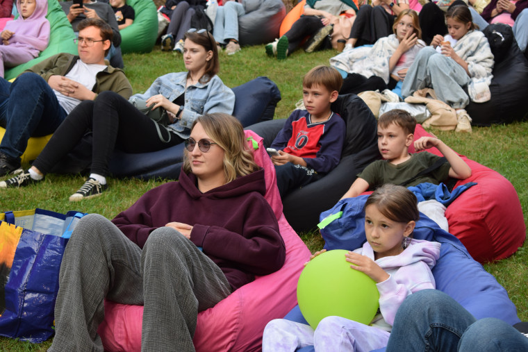 Около 3 тысяч ивановцев побывали на открытых кинопоказах фестиваля уличного кино.
