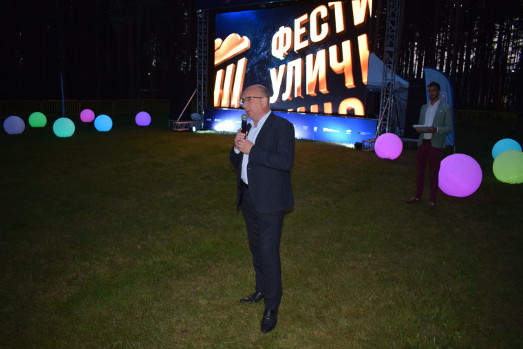 Около 3 тысяч ивановцев побывали на открытых кинопоказах фестиваля уличного кино.