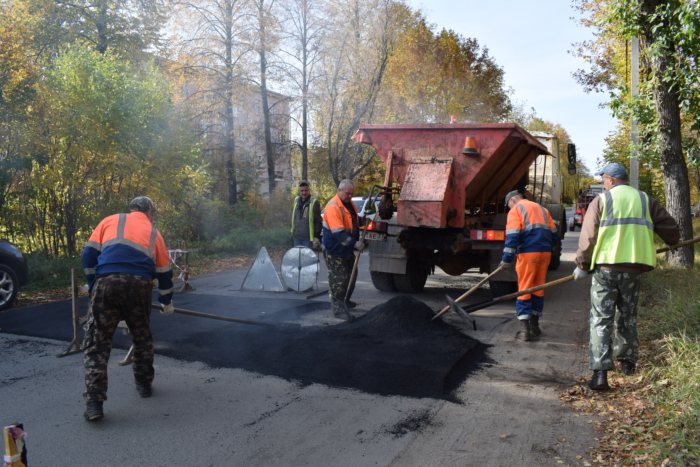 В Иванове продолжается работа по обустройству искусственных дорожных неровностей.