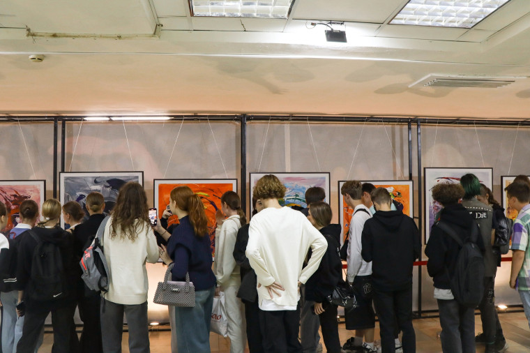 В Центре культуры и отдыха города Иванова открылась выставка работ курских ребят «Дети солнца».