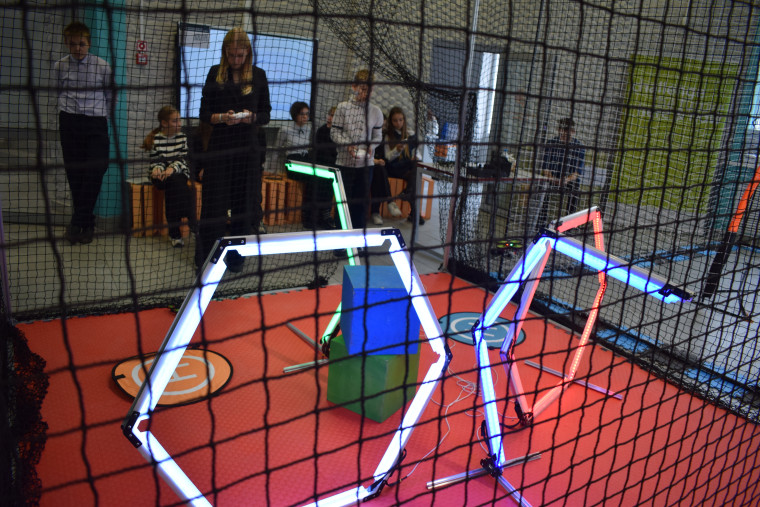 Глава города Иванова Александр Шаботинский посетил фестиваль беспилотной авиации.