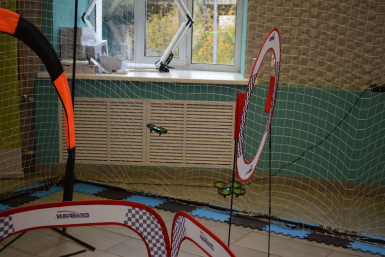 Глава города Иванова Александр Шаботинский посетил фестиваль беспилотной авиации.