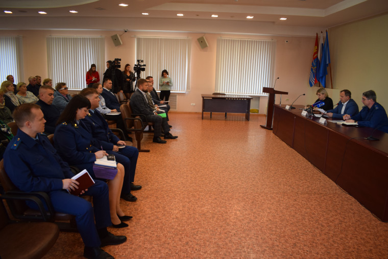 В мэрии прошло совещание с управляющими компаниями.