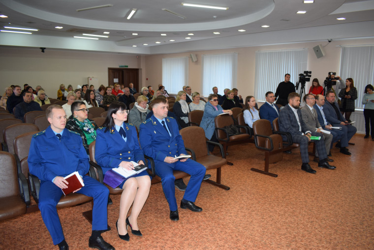 В мэрии прошло совещание с управляющими компаниями.