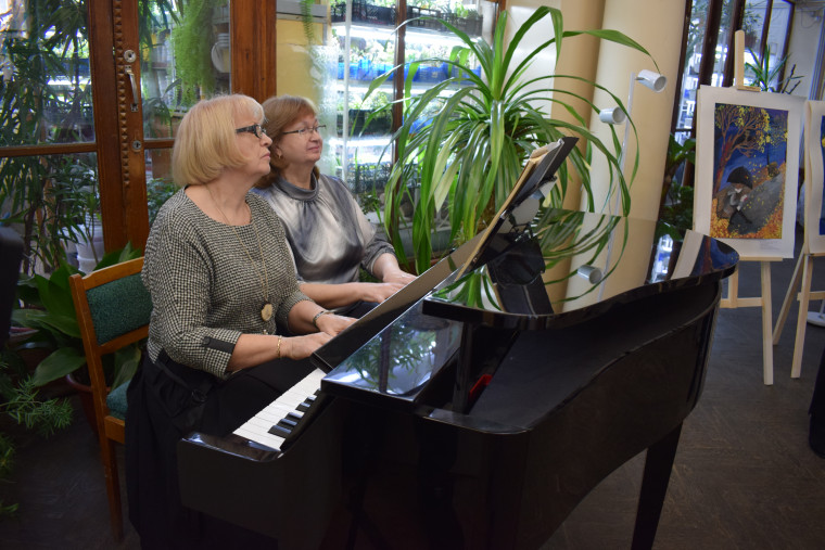 На первом эстет-салоне «Дворцовые встречи» состоялся баттл пианистов.