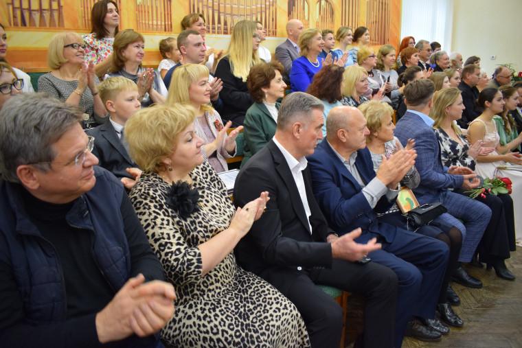 На первом эстет-салоне «Дворцовые встречи» состоялся баттл пианистов.